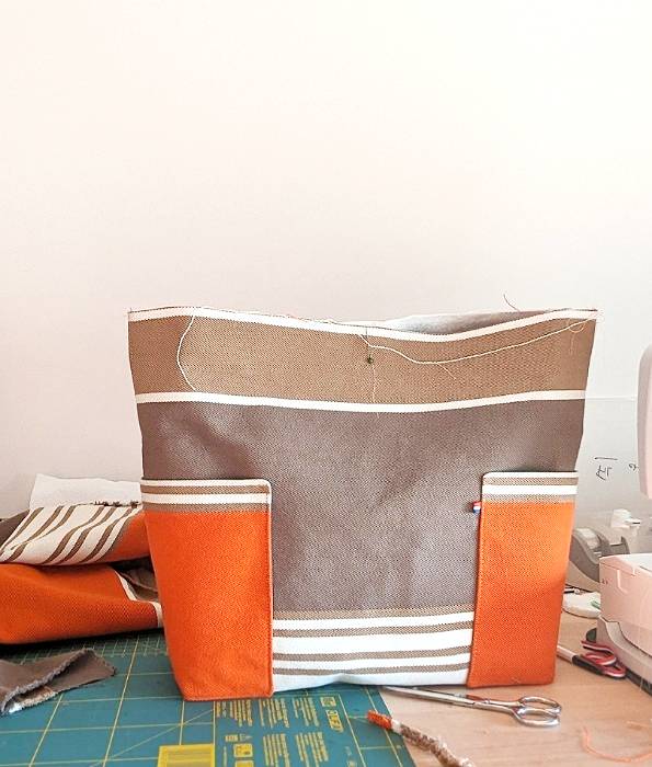 Sac en toile basque en cours de couture.