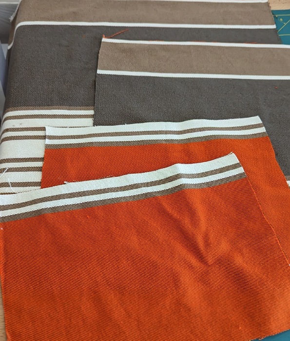 tissu basque orange et taupe