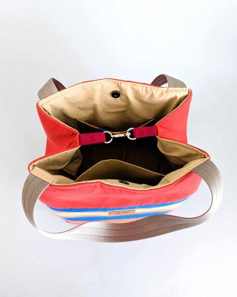 Sac ouvert avec mousquetons